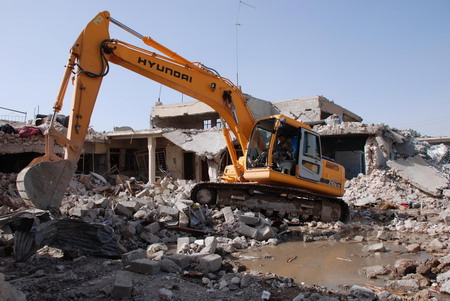 String of bombings kill 42 in Iraq