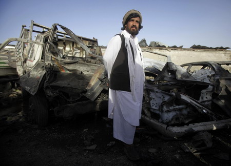 Suicide bomb hits Kabul ahead of poll