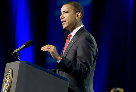 Man carrying assault weapon attends Obama protest
