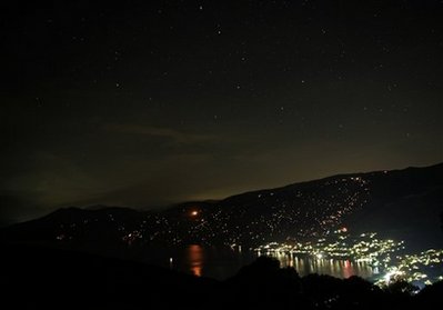 Athens fires recede but officials still wary