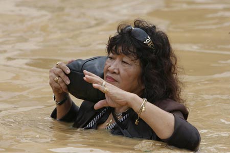 Typhoon wrecks havoc to Metro Manila