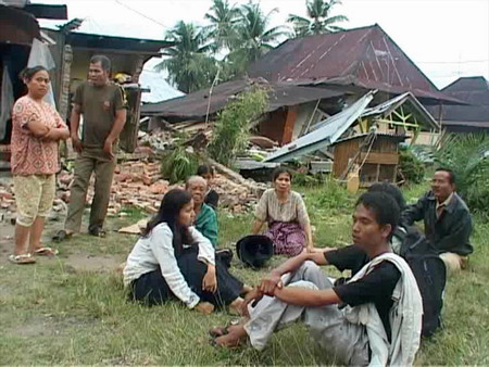 Indonesia quake kills 75, traps thousands