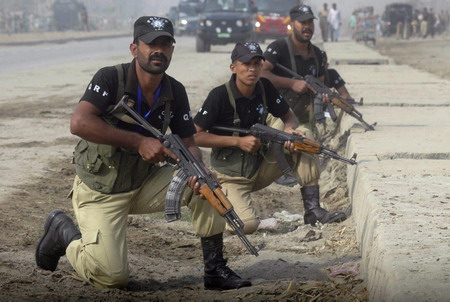 Gunmen, bombs hit 5 sites in Pakistan, 39 die