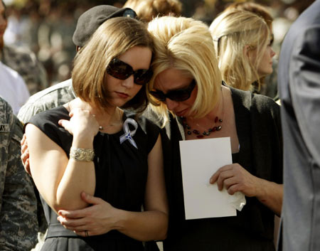 Obama salutes Fort Hood victims, condemns murders