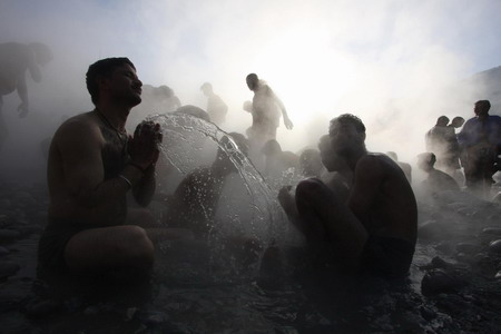 Stampede kills 7 India Hindu pilgrims