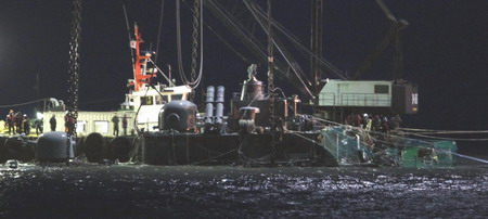 ROK begins to salvage sunken warship
