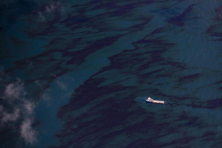 BP to show live video during spill-shutoff bid