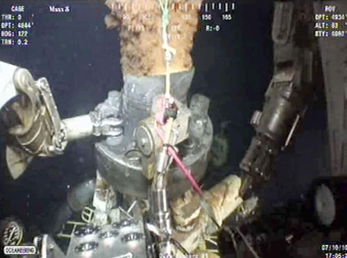 BP starts work to install new cap on gushing well