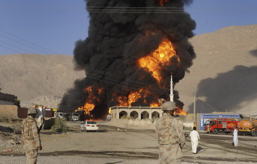 25 NATO fuel tankers attacked in Pakistan