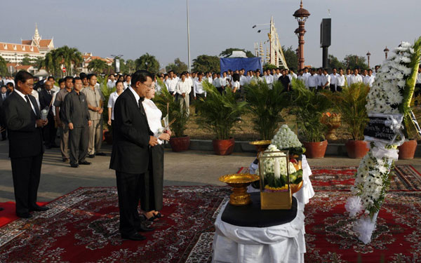Mourning ceremony held for Cambodian stampede victims