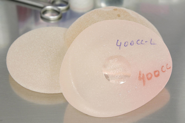 France discovers 20 cancer cases with PIP implants