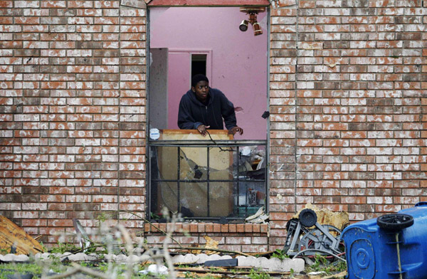 Tornado sweeps through Texas