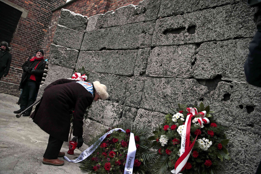 Auschwitz survivors mark Int'l Holocaust Remembrance Day