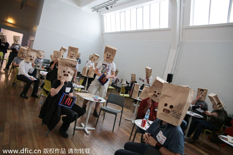 London lonelyhearts look for love in a bag