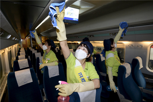 South Korea reports 8 more MERS cases and seventh death