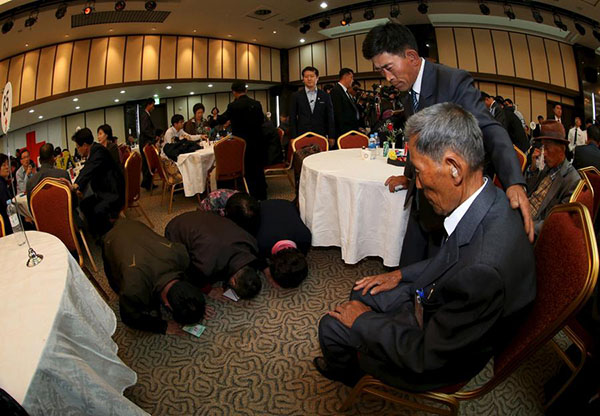 S. Koreans reunion with DPRK relatives after 60 years