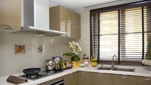 拒絕厚裝束縛 10款淡雅櫥柜裝點(diǎn)廚房