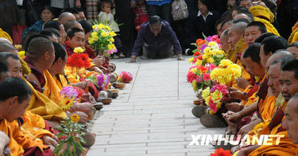 西藏昌都舉行迎請強巴佛大型佛事活動[組圖]