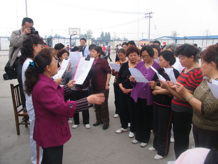 都江堰幸福家園板房區的生活
