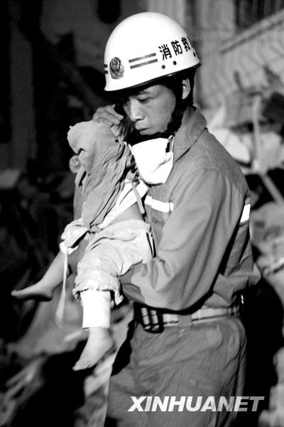 汶川地震一周年：歷史永遠銘記[組圖]