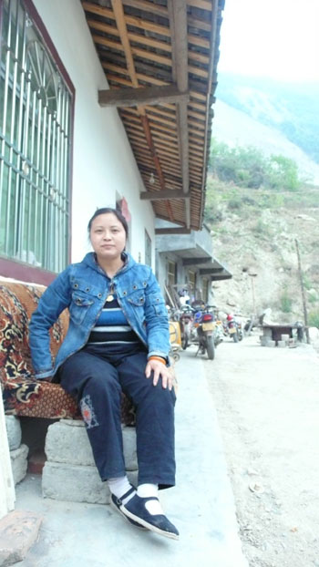 一年后,苦難中英雄的災區人民昂起了頭