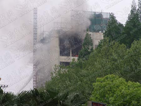 武漢市政府大樓今日上午著火 大火現已被撲滅