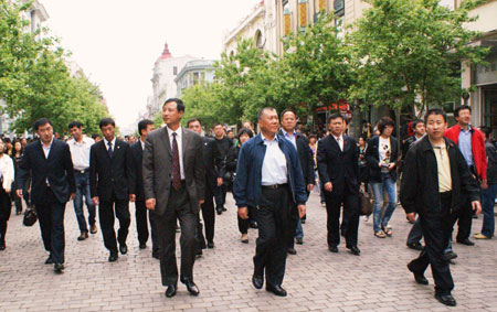 何厚鏵率團(tuán)訪問黑龍江 龍澳攜手共商大計(jì)