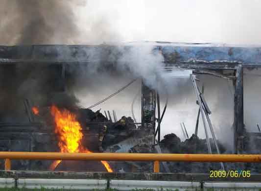 成都公交車(chē)燃燒事件已致24人遇難(組圖)