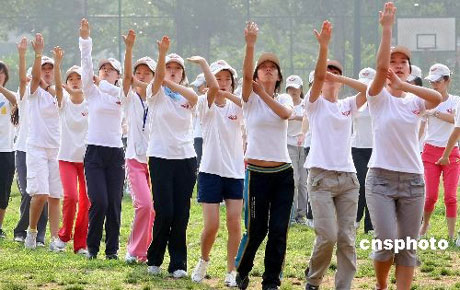 北京十萬學(xué)生開始國慶游行慶典訓(xùn)練[組圖]