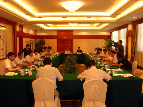 堅持及時準確公開透明方針加強輿論引導