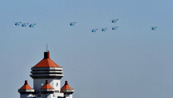 國慶閱兵空中梯隊首次進行全編隊預演[組圖]