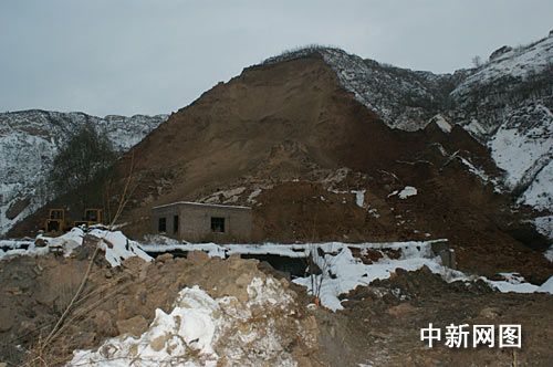 山西中陽山體滑坡23人被埋(圖)